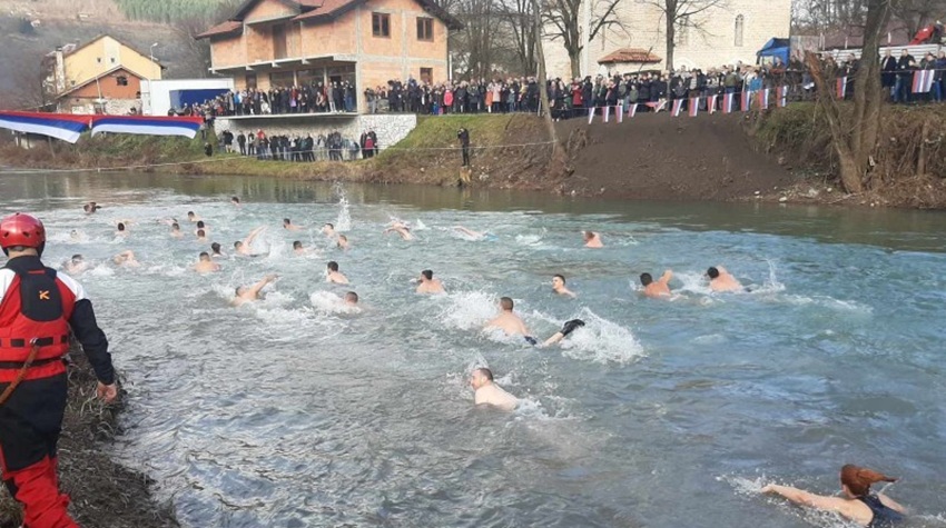 U FOČI PLIVANJE ZA ČASNI KRST NA DVIJE RIJEKE